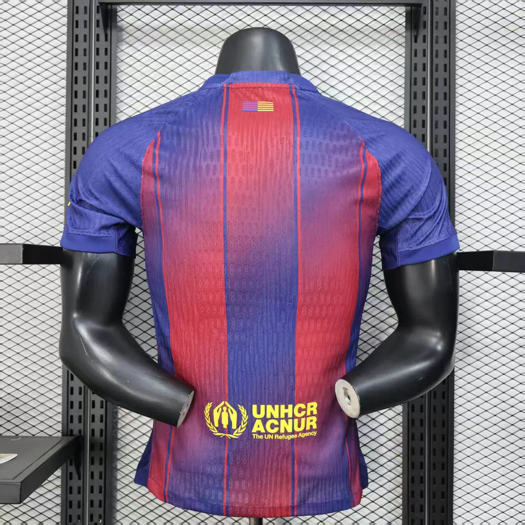 Maillot FC Barcelone 2025/26 Le 12 -ème Maillot, devant avec logo du club, design moderne et couleurs officielles du club.