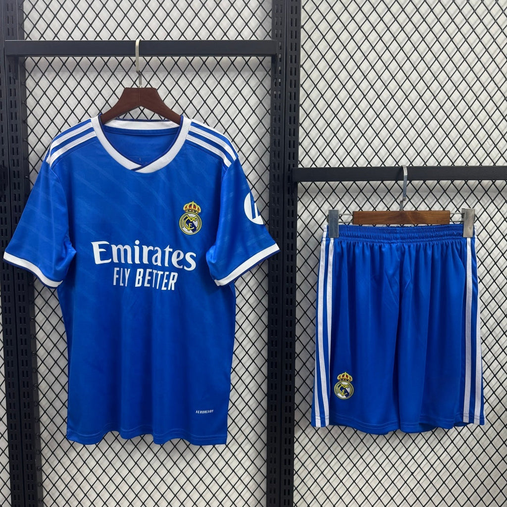 Ensemble maillot third Real Madrid 25/26 pour adulte, en tissu léger avec logos et détails du club, marque Le 12 -ème Maillot