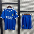 Ensemble maillot third Real Madrid 25/26 pour adulte, en tissu léger avec logos et détails du club, marque Le 12 -ème Maillot