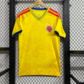 Maillot domicile Colombie 25/26 de la marque Le 12-ème Maillot, maillot de football avec logo et détails colorés.