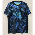 Maillot de football Inter Milan bleu 25/26 Le 12-ème Maillot, maillot de sport pour enfants, devant avec logo et détails bleus.
