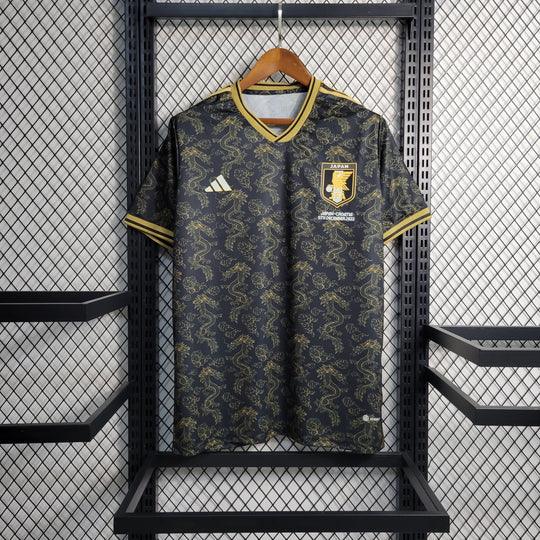 Maillot de football Japon 2023-2024 Le 12, design Dragon, maillot concept avec logo et motifs traditionnels, vue frontale.