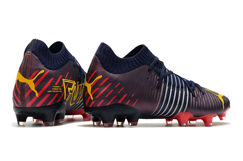 Crampons Future Z 1.1FG de Le 12 -ème Maillot, montrant la semelle avec piquets en acier pour escalade ou alpinisme.