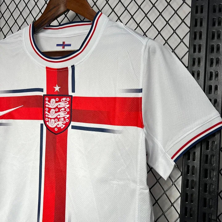 Maillot Angleterre foot 2024 2025 Le 12 -ème Maillot, maillot de football avec logo et design officiel, vue de face