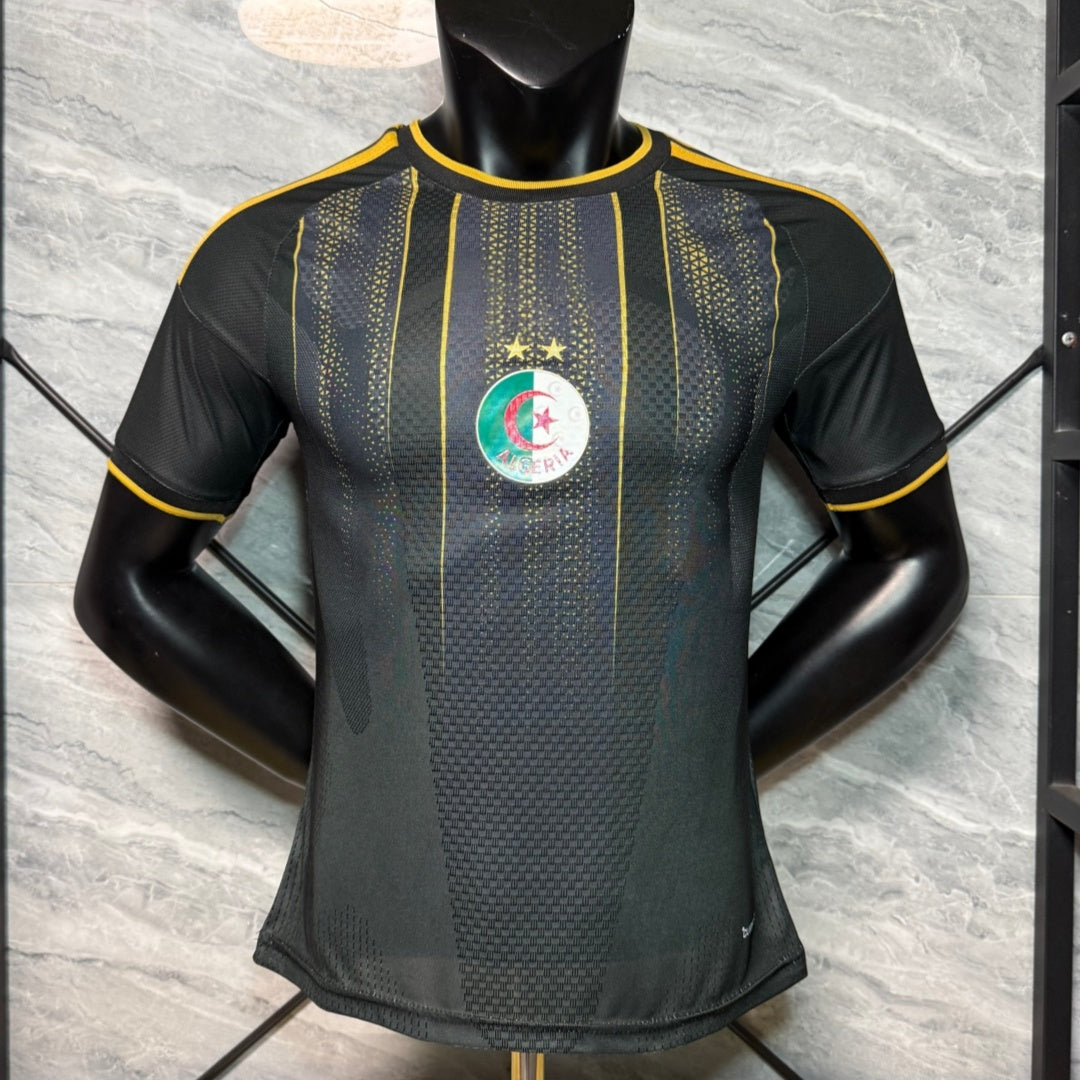 Maillot de football noir pour enfant 25/26 ans, modèle Spécial Player Algeria, de la marque Le 12 -ème Maillot, porté par un joueur.