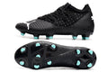 Crampons Future Z 1.3 Teazer FG de Le 12 -ème Maillot, vue des crampons en acier avec pointes pour football en extérieur.