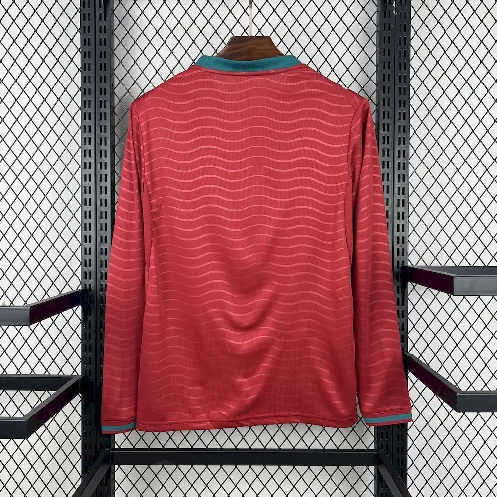 Maillot Portugal manches longues Coupe du Monde 2026 de la marque Le 12 -ème Maillot, élégant et officiel, porté lors du match.