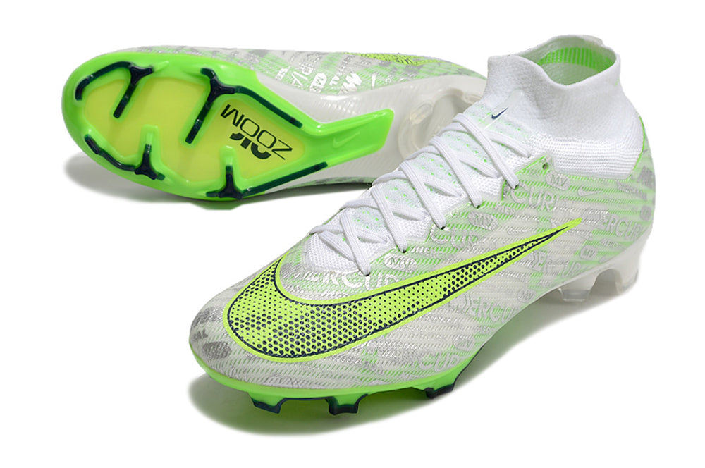 Crampons Mercurial Superfly IX Elite de Le 12 -ème Maillot, pointes en métal pour football, fixation solide et design performant.
