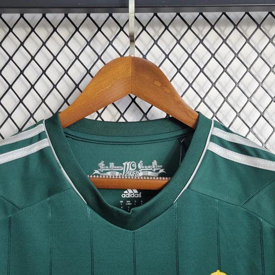 Maillot rétro du Real Madrid 2012-2013, marque Le 12 -ème Maillot, vue de face avec logo et détails du maillot blanc.