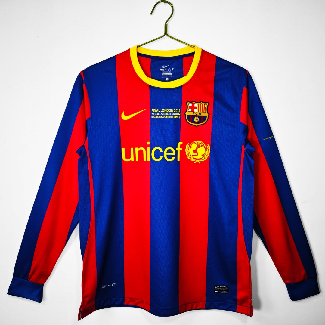Maillot domicile rétro du FC Barcelone 2010-2011 à manches longues, fabriqué par Le 12 -ème Maillot, vue de face.
