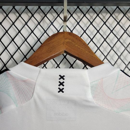 Maillot extérieur Ajax saison 2023-2024 Le 12-ème Maillot, maillot de football avec logo Ajax et design moderne.