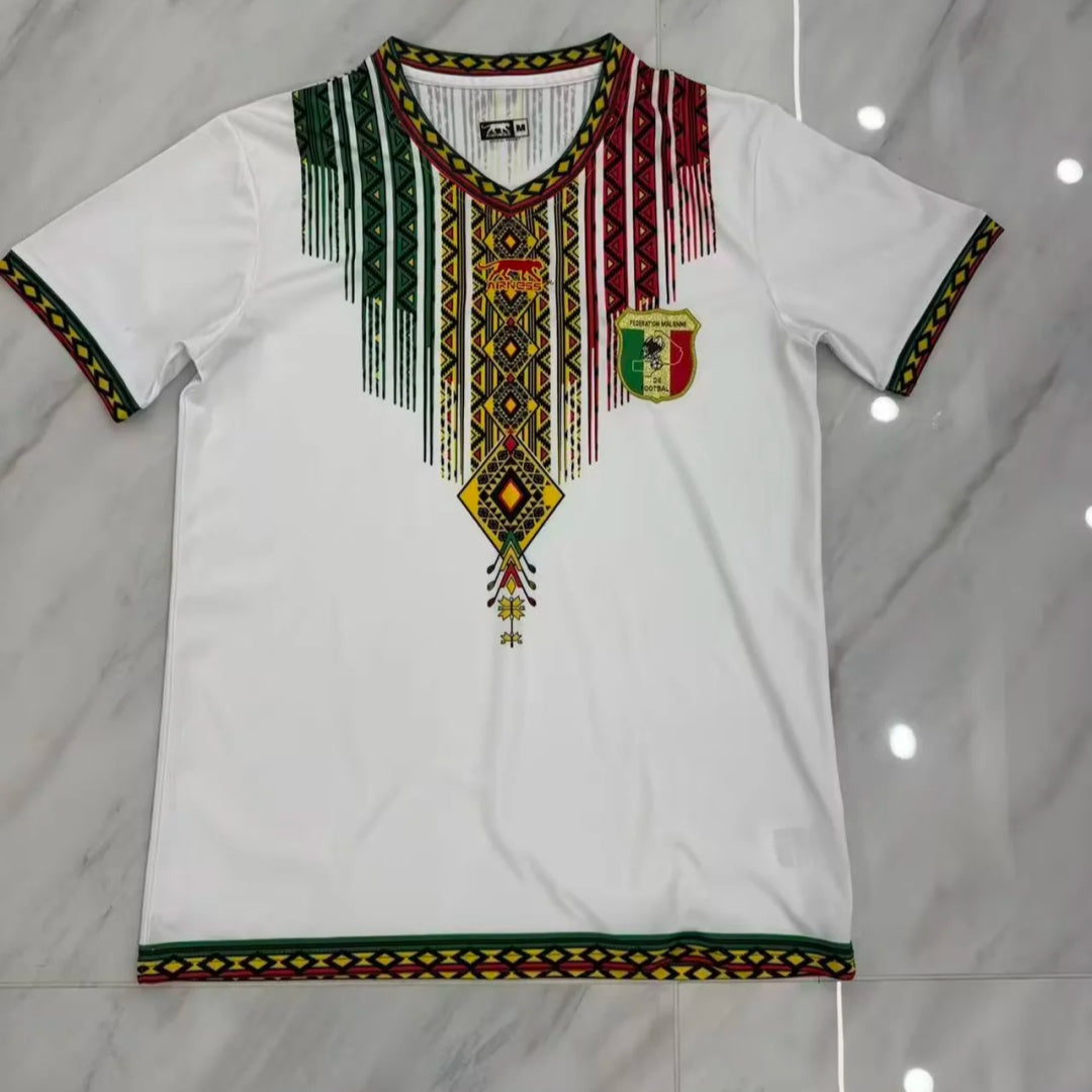 Maillot domicile Mali 25/26 de Le 12 -ème Maillot, maillot de football avec couleurs traditionnelles et logo de l'équipe.