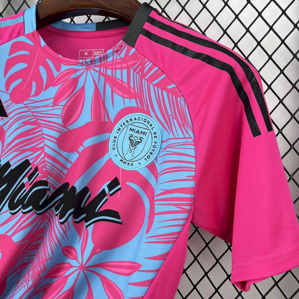Maillot Inter Miami 25-26 ans, marque Le 12 -ème Maillot, vue de face avec logo et détails du maillot de football.