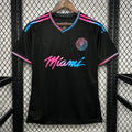 Maillot de football Inter Miami Le 12 -ème Maillot, taille 25/26, noir avec logo et détails du club sur le devant.