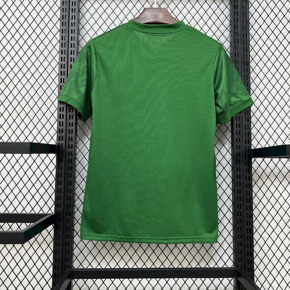 Maillot de sport d'entraînement Le 12 pour la saison 2025-26, design élégant avec logo et détails sportifs visibles.