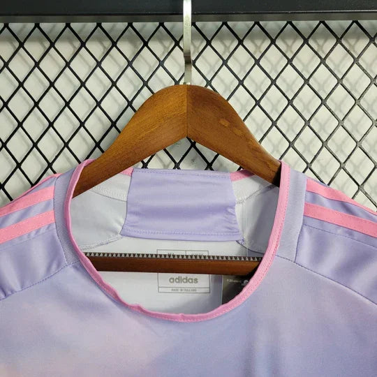 Maillot Japon féminin saison 2023-2024 extérieur Le 12 -ème Maillot, devant avec logo et design sportif.