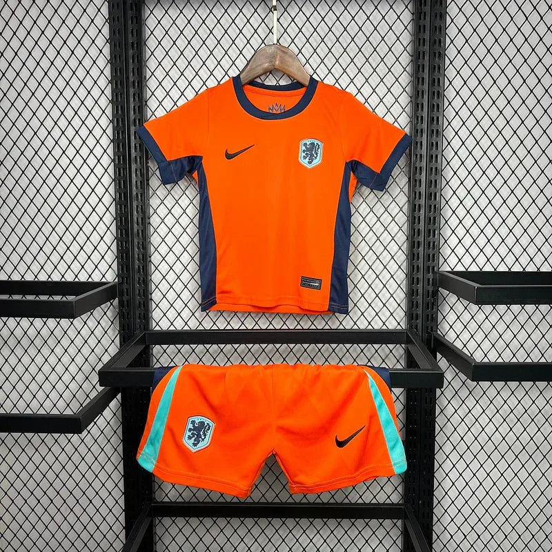 Kit enfant Pays-Bas 2024/2025 Le 12 -ème Maillot, maillot de football pour jeunes avec logo et design national.