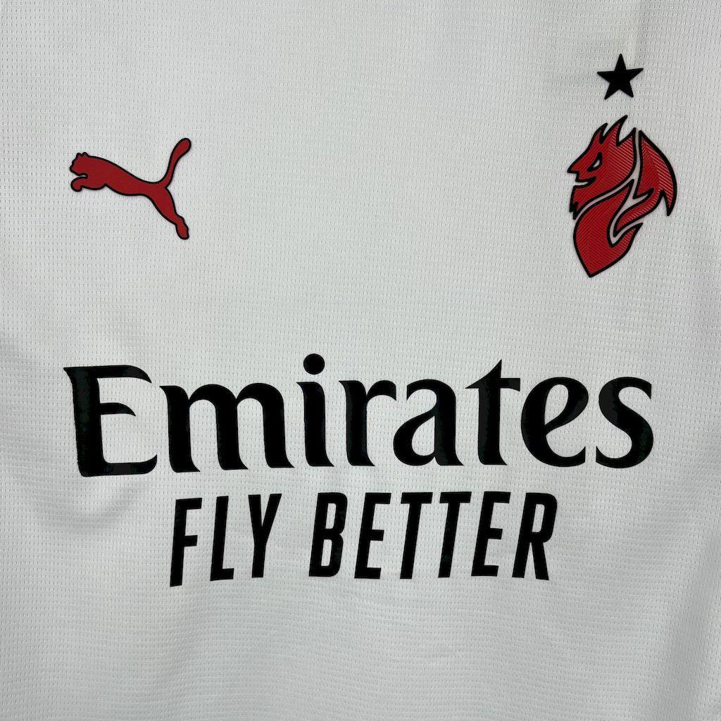 Maillot extérieur AC Milan 2025-26 de la marque Le 12 -ème Maillot, jersey de football avec logo et détails du club.