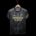 Maillot extérieur Arsenal 2022-2023 noir, Le 12 -ème Maillot, avec logo et détails de l'équipe sur le devant