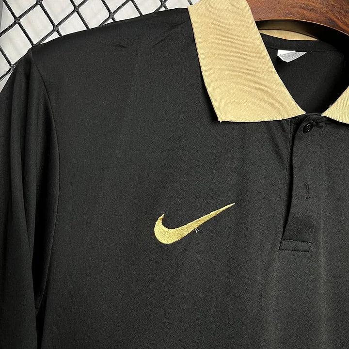 Maillot d'entraînement FC Barcelone 2024-2025 Le 12 -ème Maillot, maillage léger, logo blaugrana visible, design sportif et moderne
