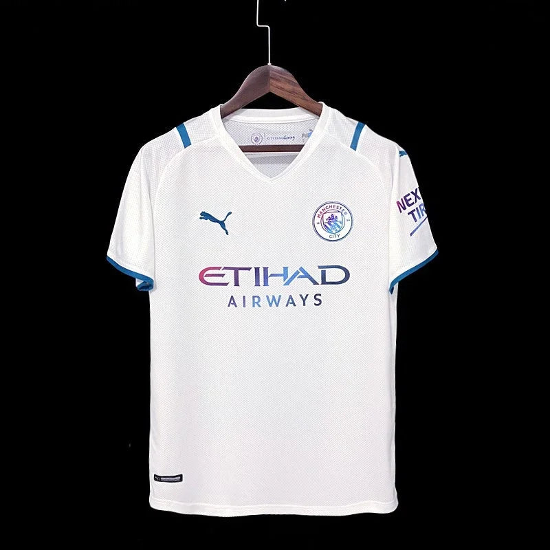 Maillot extérieur Manchester City 2022 2023 Le 12-ème Maillot, maillot de football avec logo et design officiel, vue frontale.