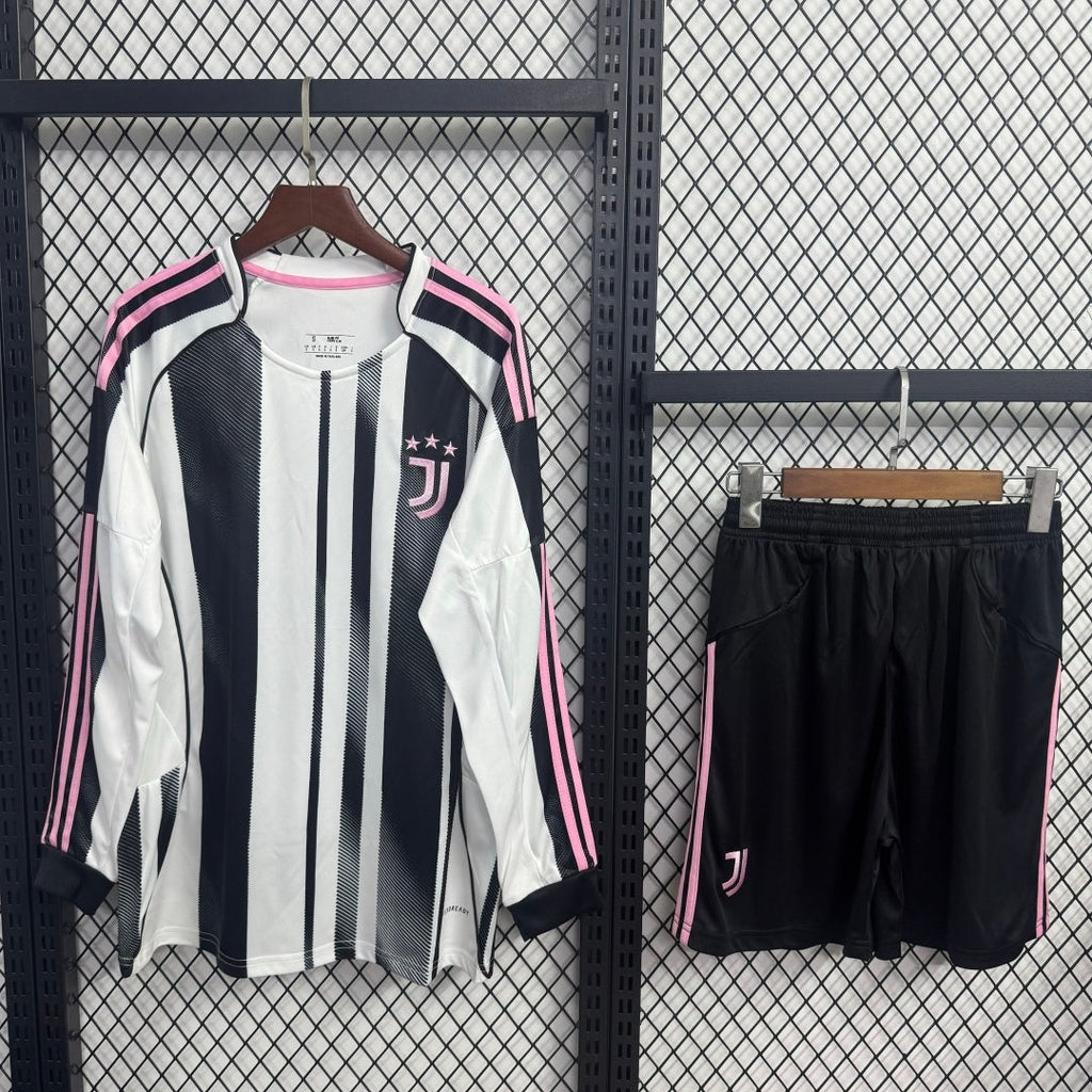Ensemble Juventus domicile 25/26 pour homme, maillot à manches longues, marque Le 12 -ème Maillot, vue de face.