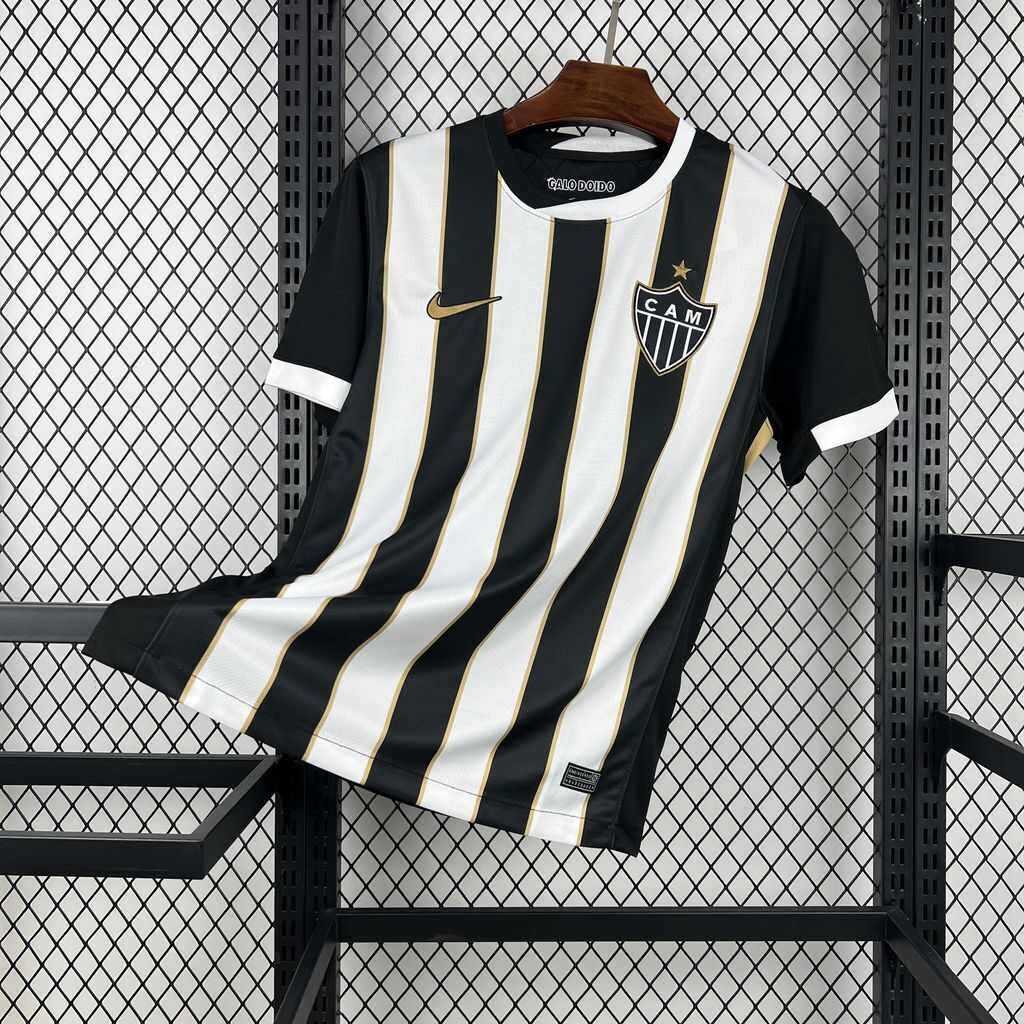 Maillot Atlético Mineiro 2026-27, maillot de football Le 12 -ème Maillot, vue du devant avec logo et design sportif.
