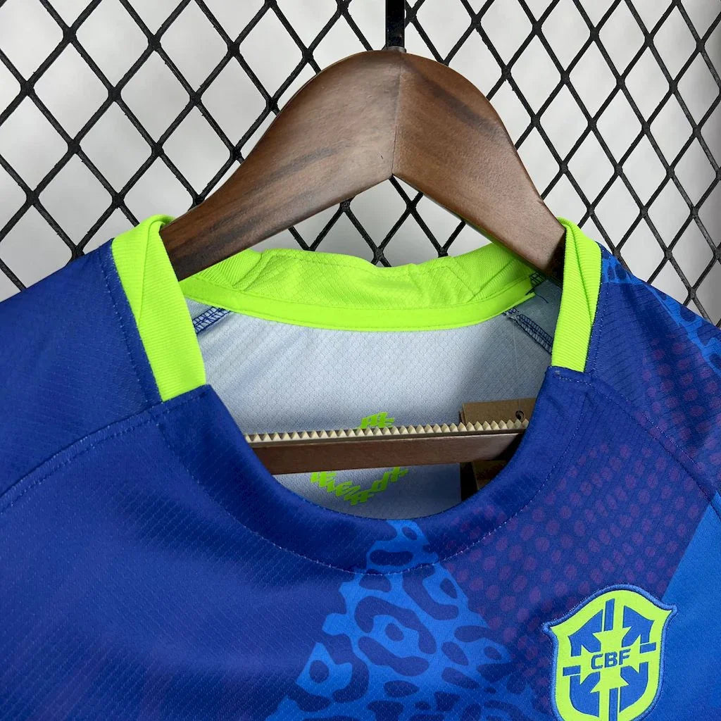 Maillot de football féminin Brésil extérieur 2025, Le 12 -ème Maillot, vue de face avec logo et détails du maillot