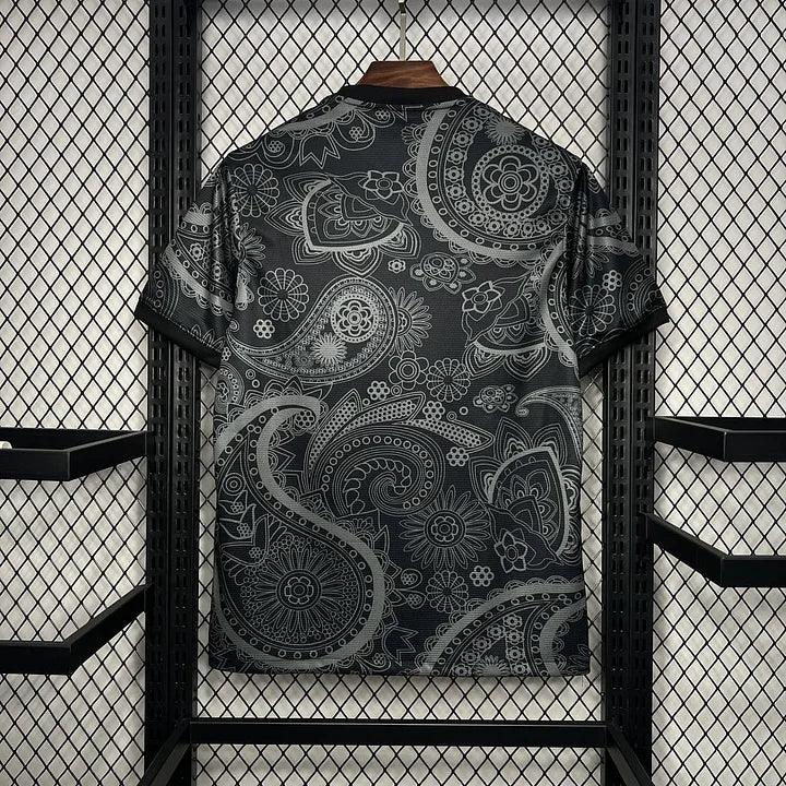 Maillot de football FC Barcelone noir Le 12 -ème Maillot, concept 2024-2025, détail du design pour la saison.