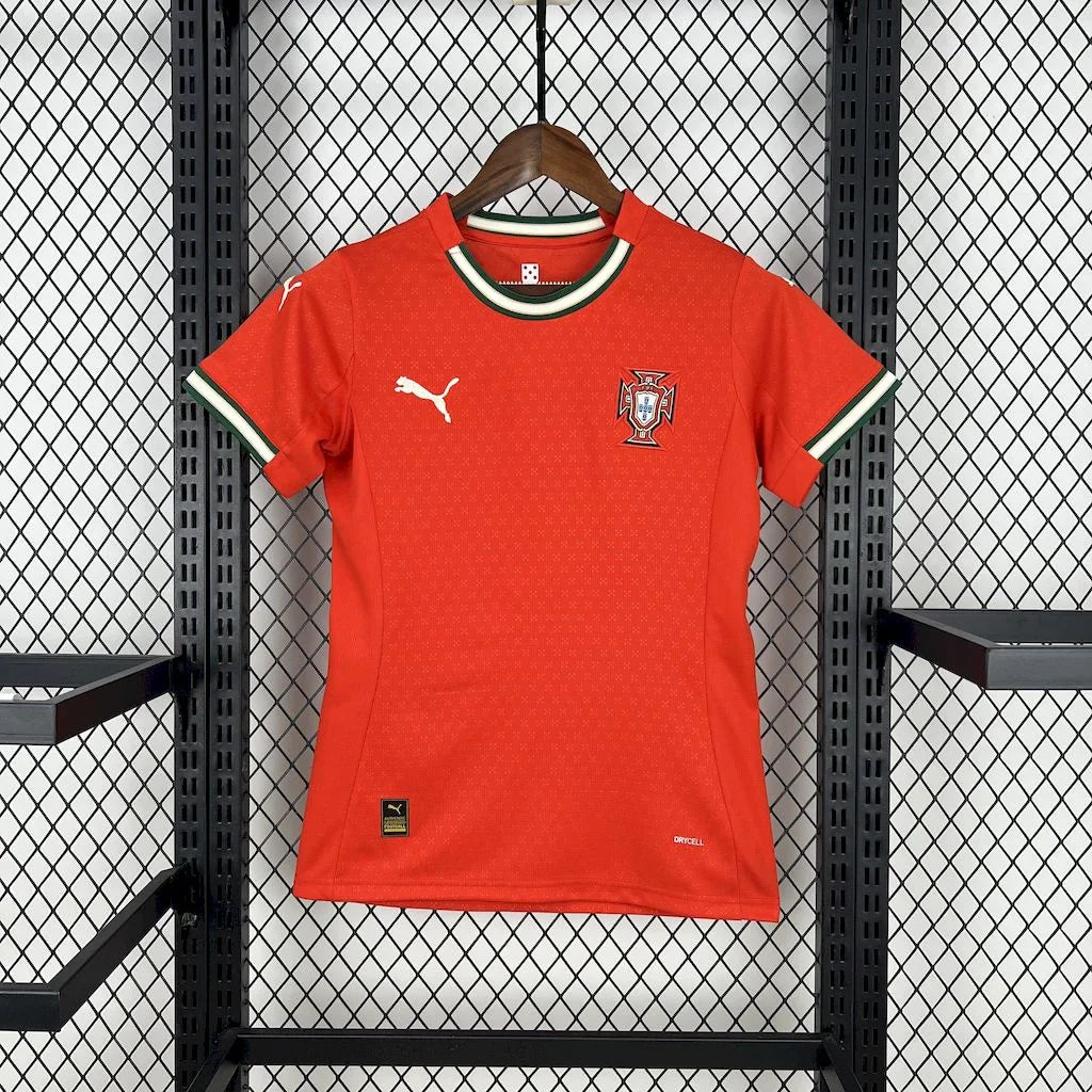 Maillot domicile féminin Portugal 2025 de la marque Le 12-ème Maillot, vue front avec logo et design officiel.