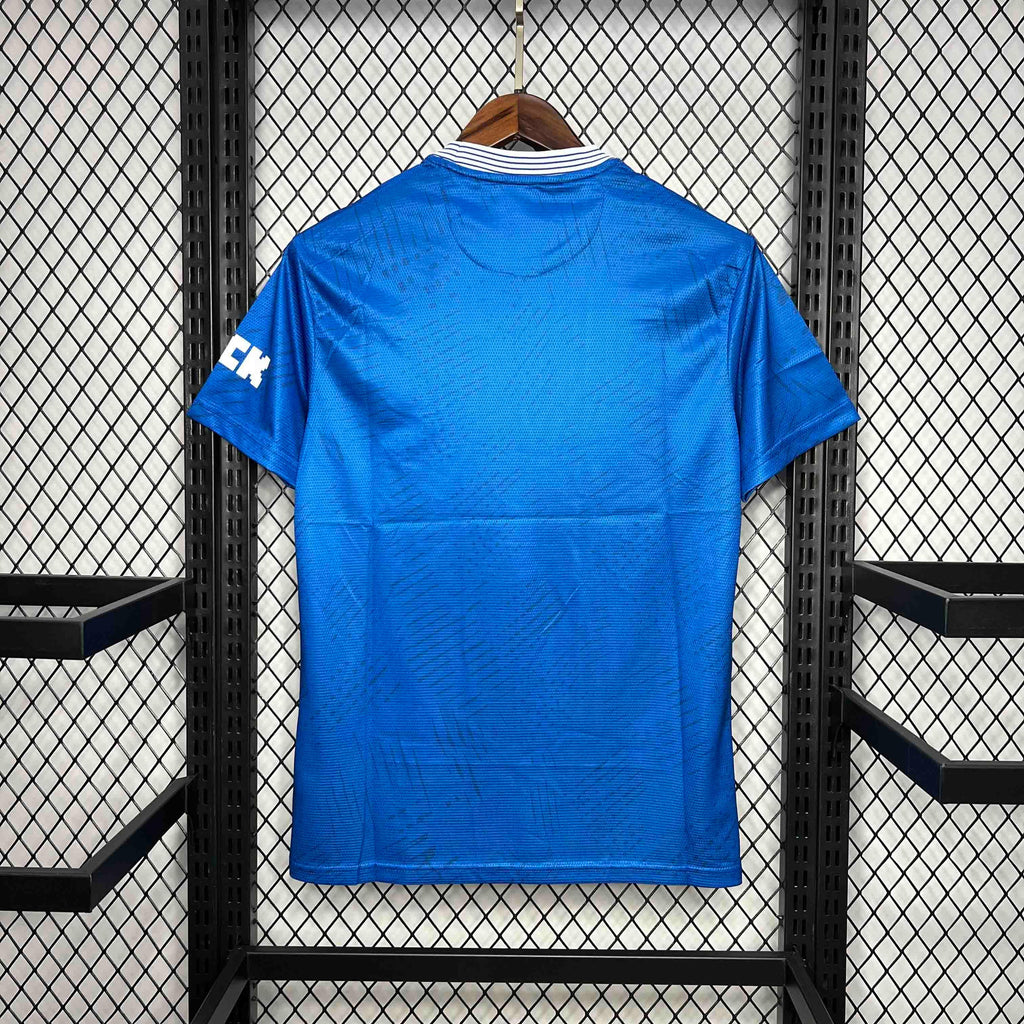 Maillot Everton 2024-25 Le 12 -ème Maillot, maillot de football bleu avec logo de l'équipe et détails du design.