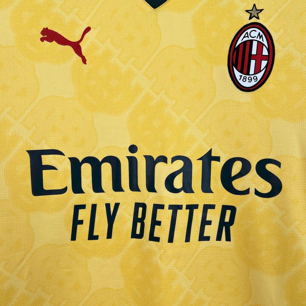 Maillot extérieur de football AC Milan 2025-26, marque Le 12 -ème Maillot, en tissu léger avec logo et détails de l'équipe.
