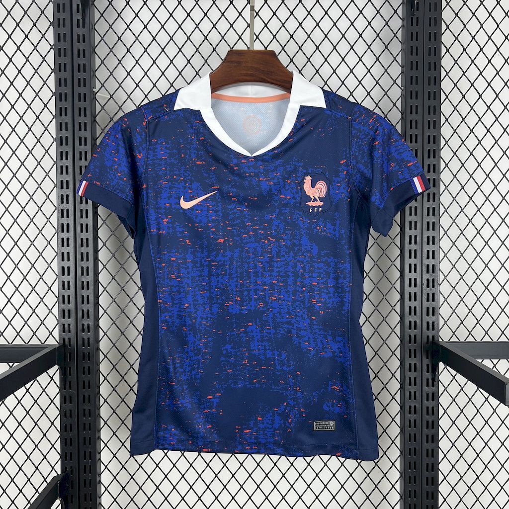 Maillot domicile femme 2024/2025 de l'équipe France, marque Le 12 -ème Maillot, avec logo et design officiel.