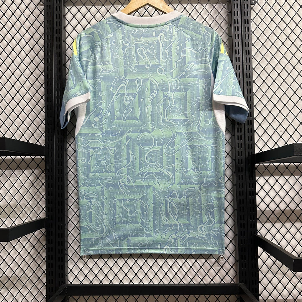 Maillot extérieur Juventus 25/26 Le 12 -ème Maillot, maillot de football avec logo et couleurs officielles, vue de face.