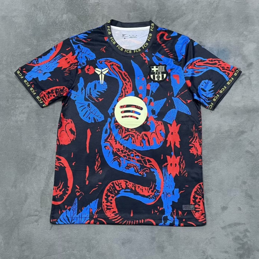 Maillot 24/25 Barcelone Le 12 -ème Spécial F, maillot de football bleu avec logo du club et détails de design.