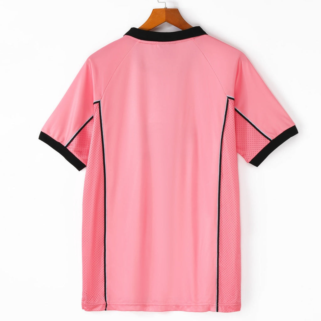 Maillot extérieur rétro Juventus 1997-1998 Le 12ème Maillot, maillot de football vintage Juventus en action.