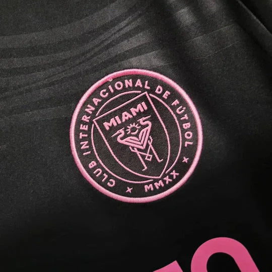 Maillot Inter Miami 2023-2024 à manches longues de la marque Le 12 -ème Maillot, vue de face avec logo et détails.