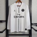 Maillot extérieur rétro du PSG 2018-2019 à manches longues, par la marque Le 12 -ème Maillot, vue de face.