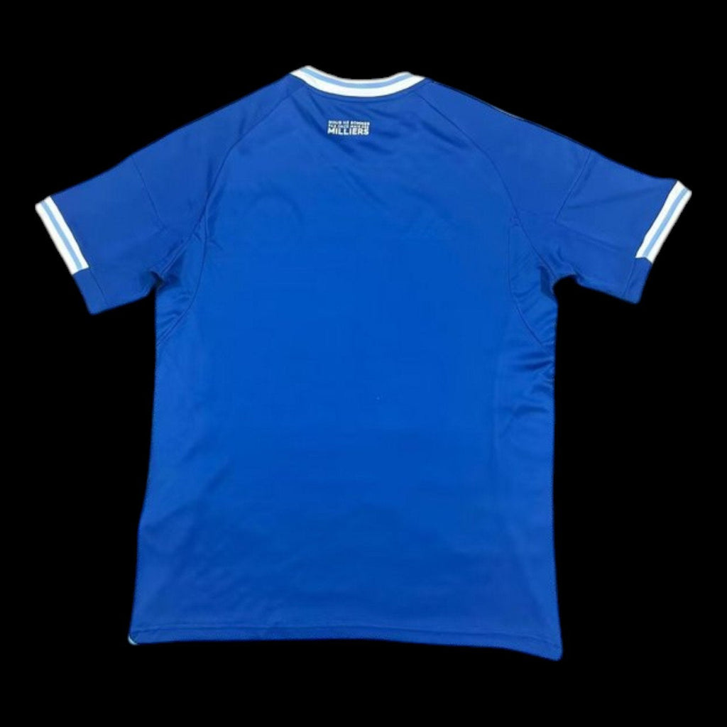 Maillot domicile Strasbourg 25/26 de Le 12 -ème Maillot, maillot de football avec logo et design officiel, vue de face