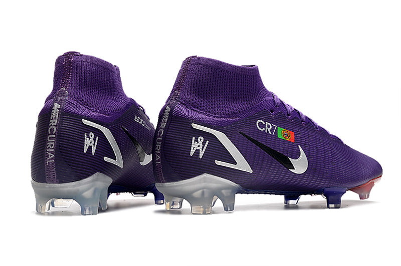 Crampons Mercurial Superfly IX Elite pour football, semelles en acier et crampons en caoutchouc, adaptés pour terrains naturels et synthétiques.