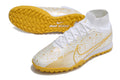Crampons Mercurial Superfly IX Elite pour football, semelle à crampons métalliques, conçus pour performance sur le terrain.