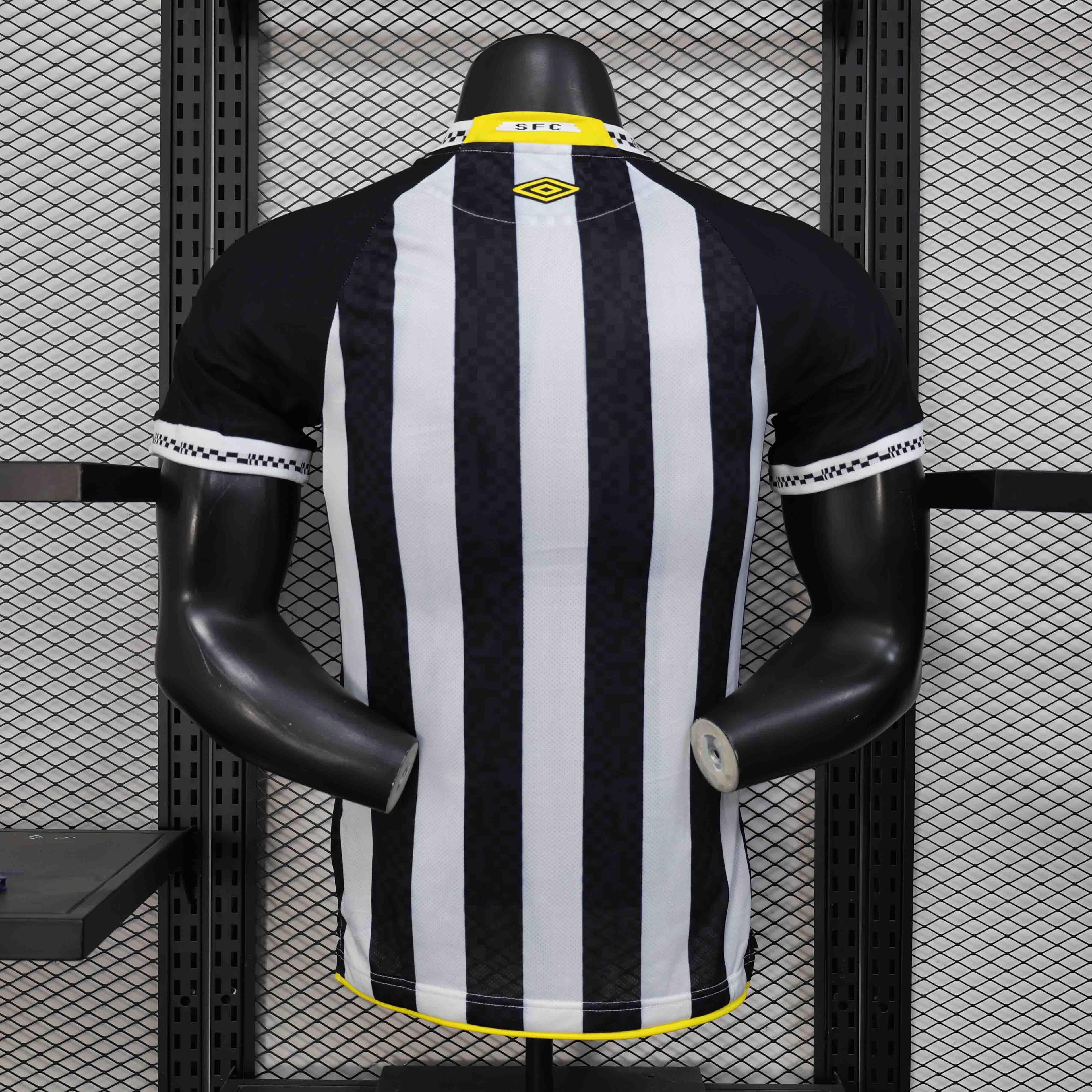 Maillot de football Santos 2025/26 Le 12 -ème Maillot, maillot officiel avec logos et design du club.