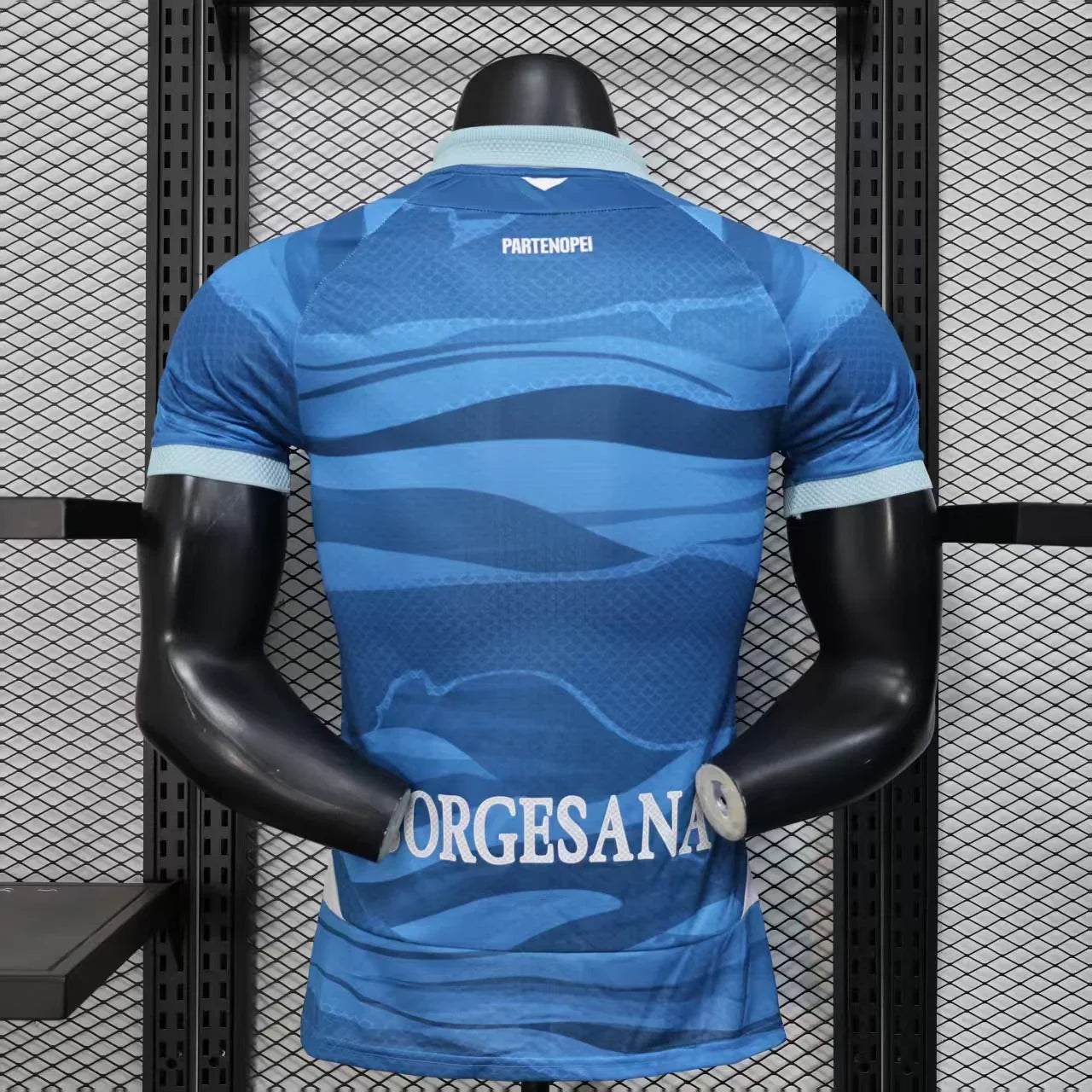 Maillot de football Napoli 2025/26 Le 12 -ème Maillot, vue de face avec les détails du design et le logo de l'équipe.