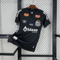 Maillot Santos concept 2025-26 de Le 12 -ème Maillot, maillot de football avec design moderne et logos de l'équipe.