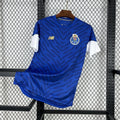 Maillot d'entraînement Porto 2025-26, marque Le 12 -ème Maillot, vue de face avec logo et détails colorés.
