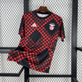 Maillot d'entraînement Benfica 2025-26 de la marque Le 12-ème Maillot, en tissu sportif avec logo du club.