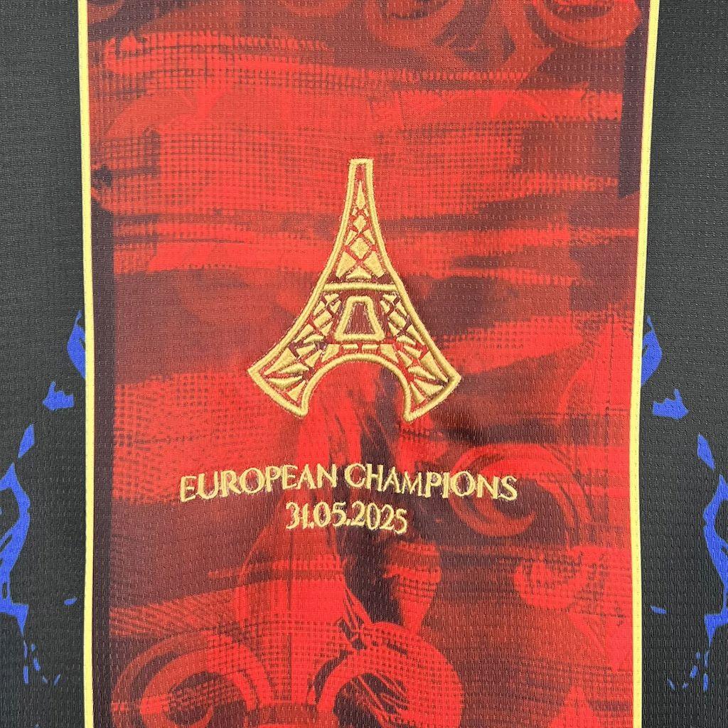 Maillot PSG concept 2025-26 de Le 12 -ème Maillot, vue de face avec logo et design moderne, tissu sportif visible.