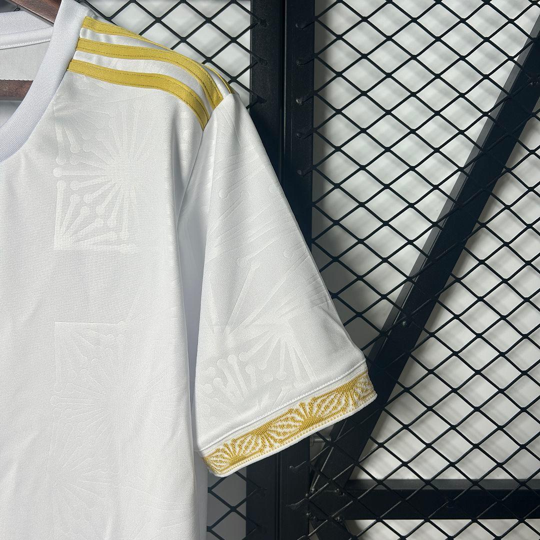 Maillot de football Mexique concept 2025 de la marque Le 12 -ème Maillot, vue de face avec logo et design moderne