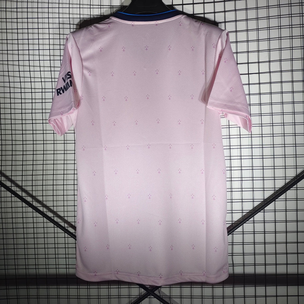 Maillot Arsenal 22/23 Third rose de Le 12 -ème Maillot, vue de face avec logo et détails du maillot de football.