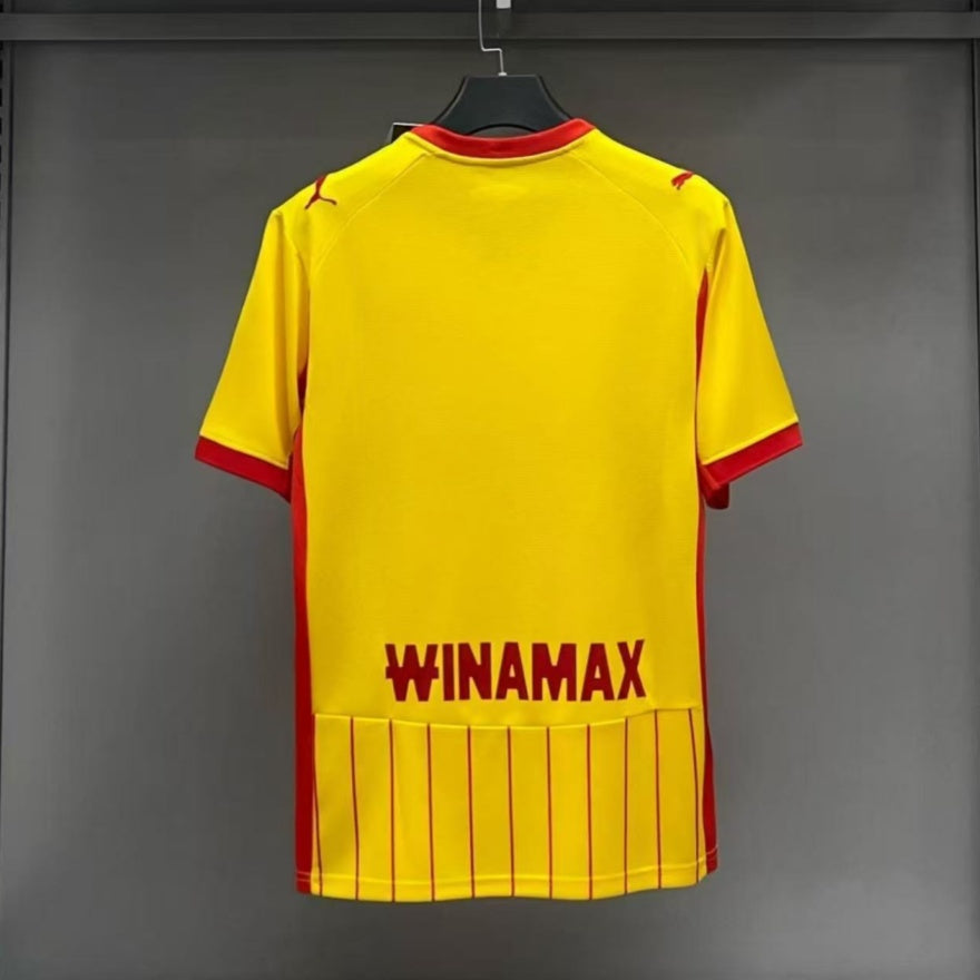 Maillot domicile RC Lens 25/26 I de Le 12-ème Maillot, maillot de football avec logo et couleurs officielles du club.